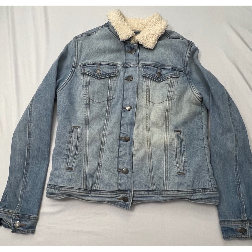 Universal Thread Womens Medium Sherpa Lined Denim Jacket Light Wash Trucker